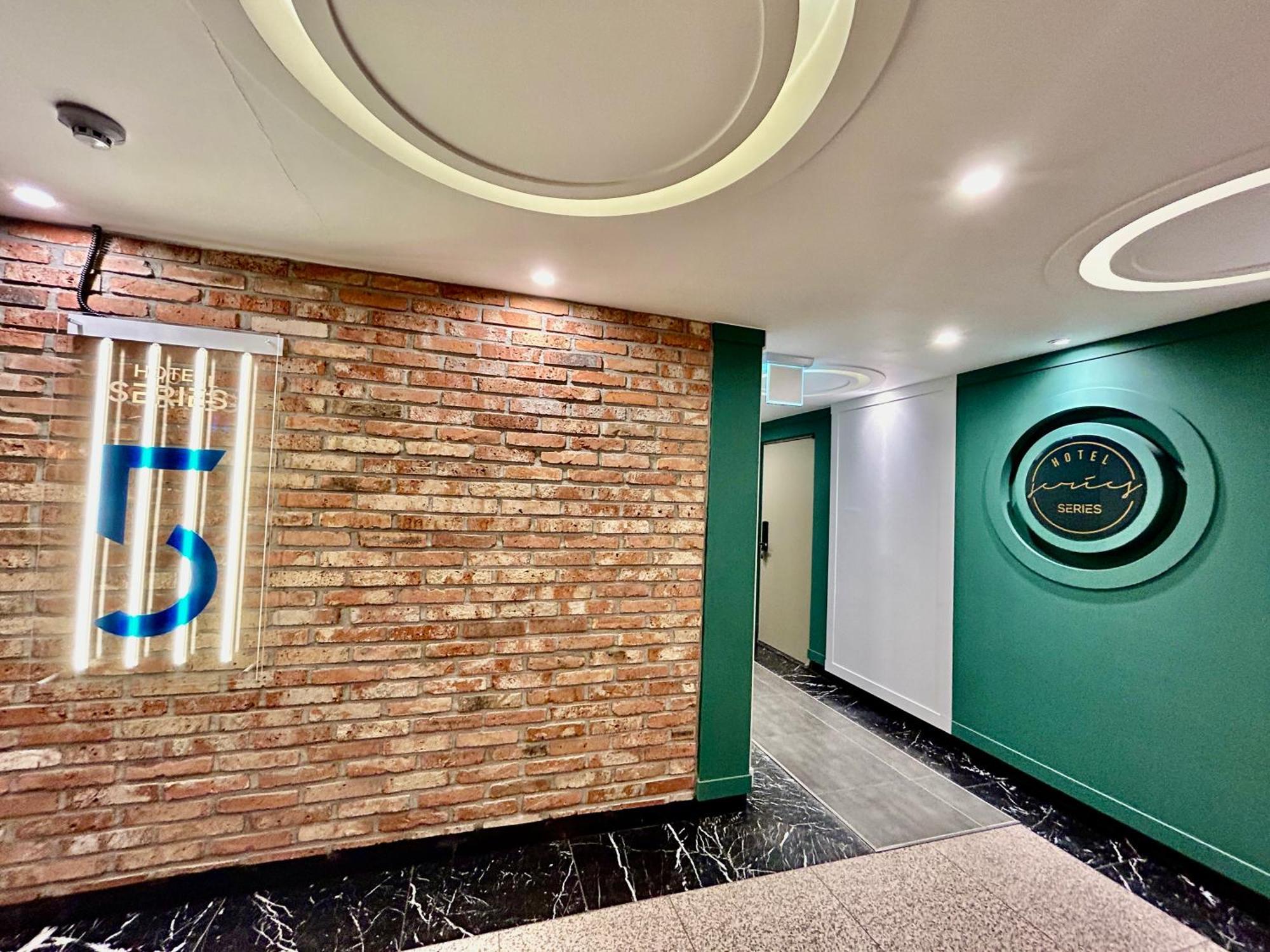 Series Hotel Gyeongju Exterior photo